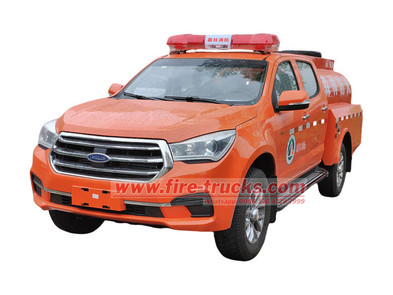 ISUZU 4WD pickup fire pumper truck