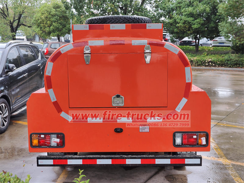 ISUZU 4×4 pickup tanker fire truck for sale
