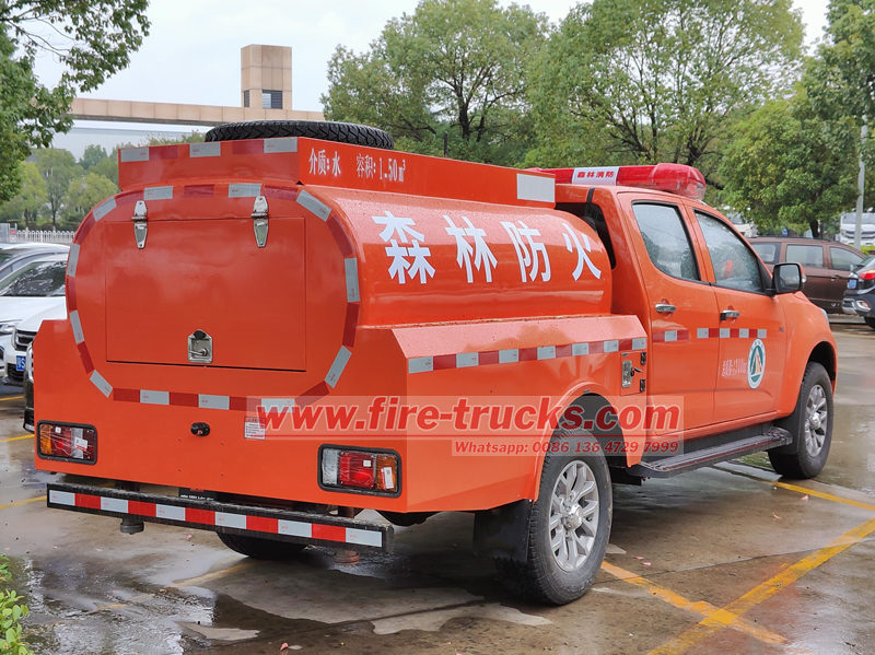 ISUZU 4×4 pickup tanker fire truck