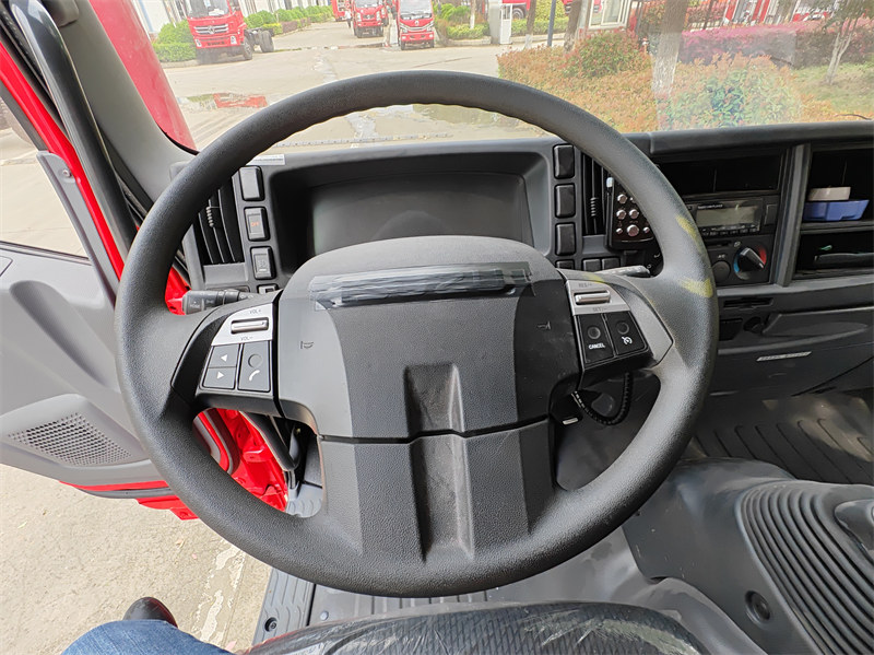 Isuzu GIGA 4X fire truck comfortable seat