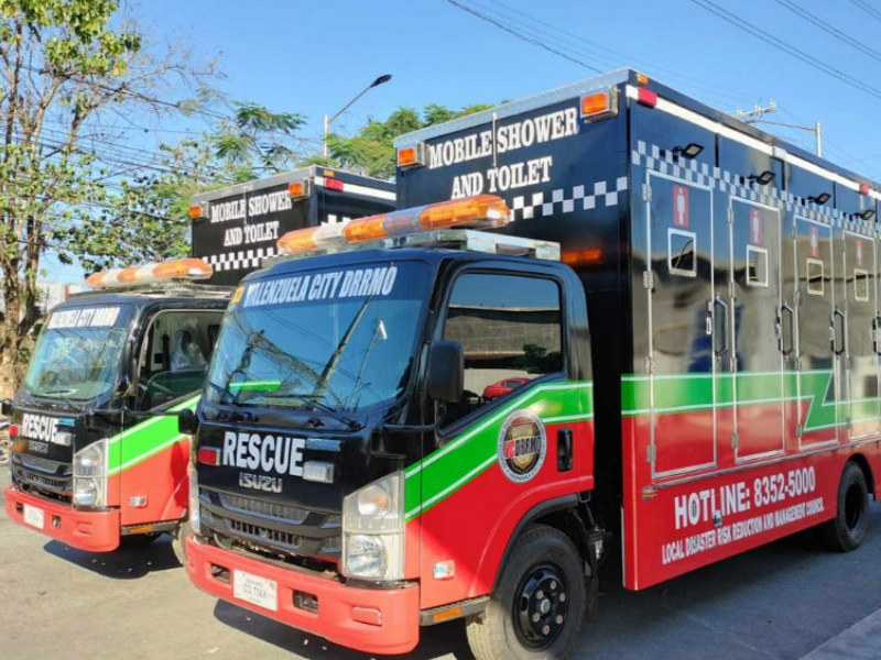 Foto's van Isuzu mobiele nooddouche- en toiletvoertuigen